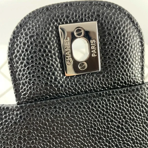 CHANEL Caviar Quilted Jumbo Double Flap Black - Picture 4 of 9